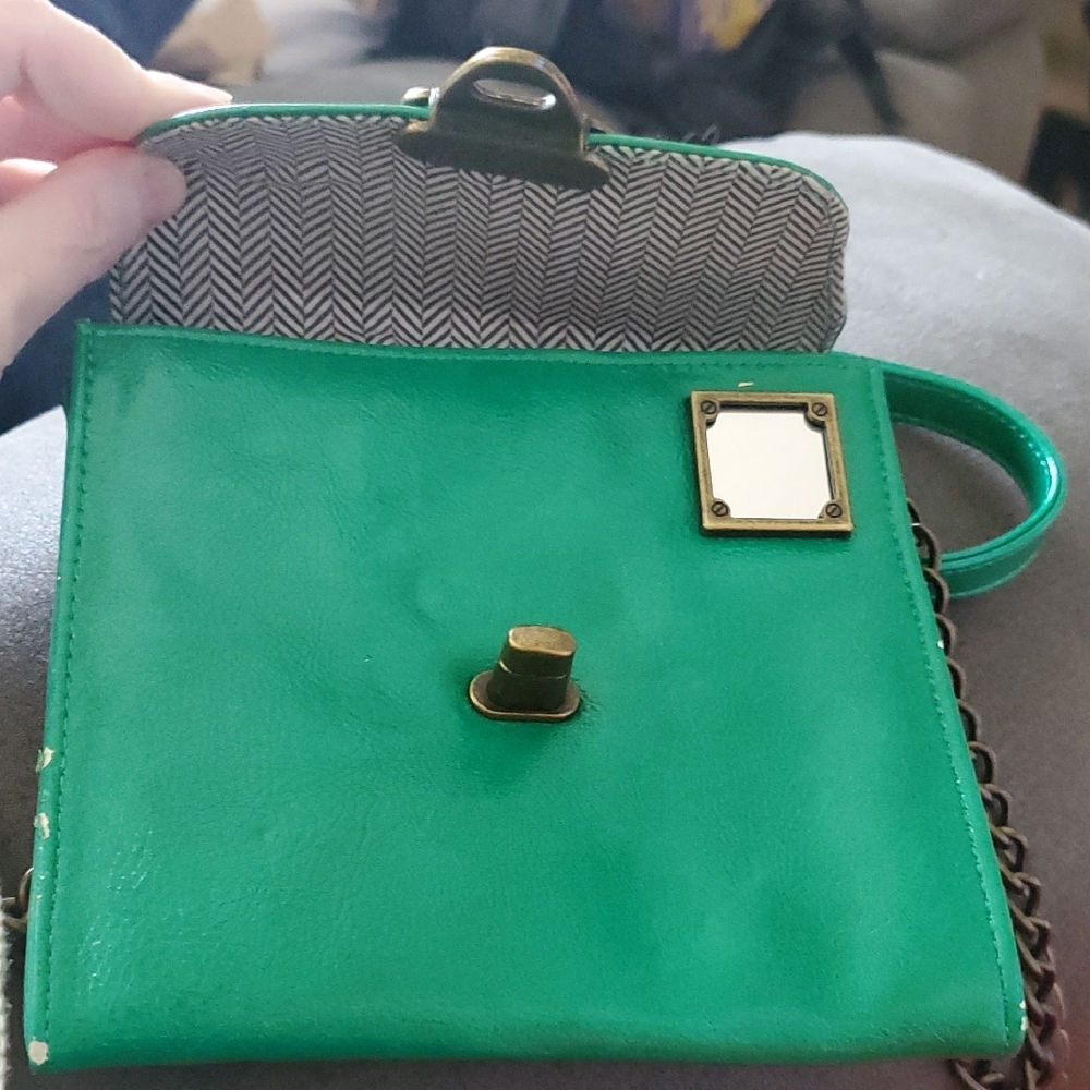 Steve Madden Green Crossbody Bag with Chain Strap - Picture 7 of 13